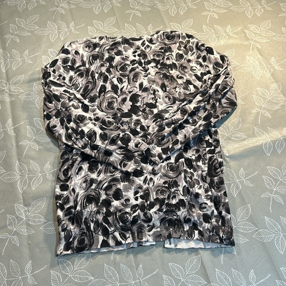 Ladies H&M Long Sleeve Top. - Picture 4 of 8